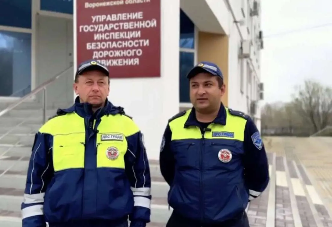 В Воронежской области инспекторы ДПС помогли быстро доставить мужчину с болью в груди в больницу