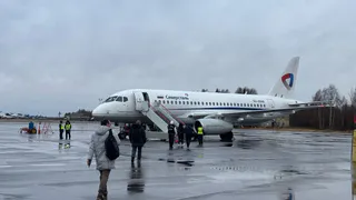 Стюардесса объяснила, почему в самолет ни в коем случае нельзя надевать джинсы или кроссовки