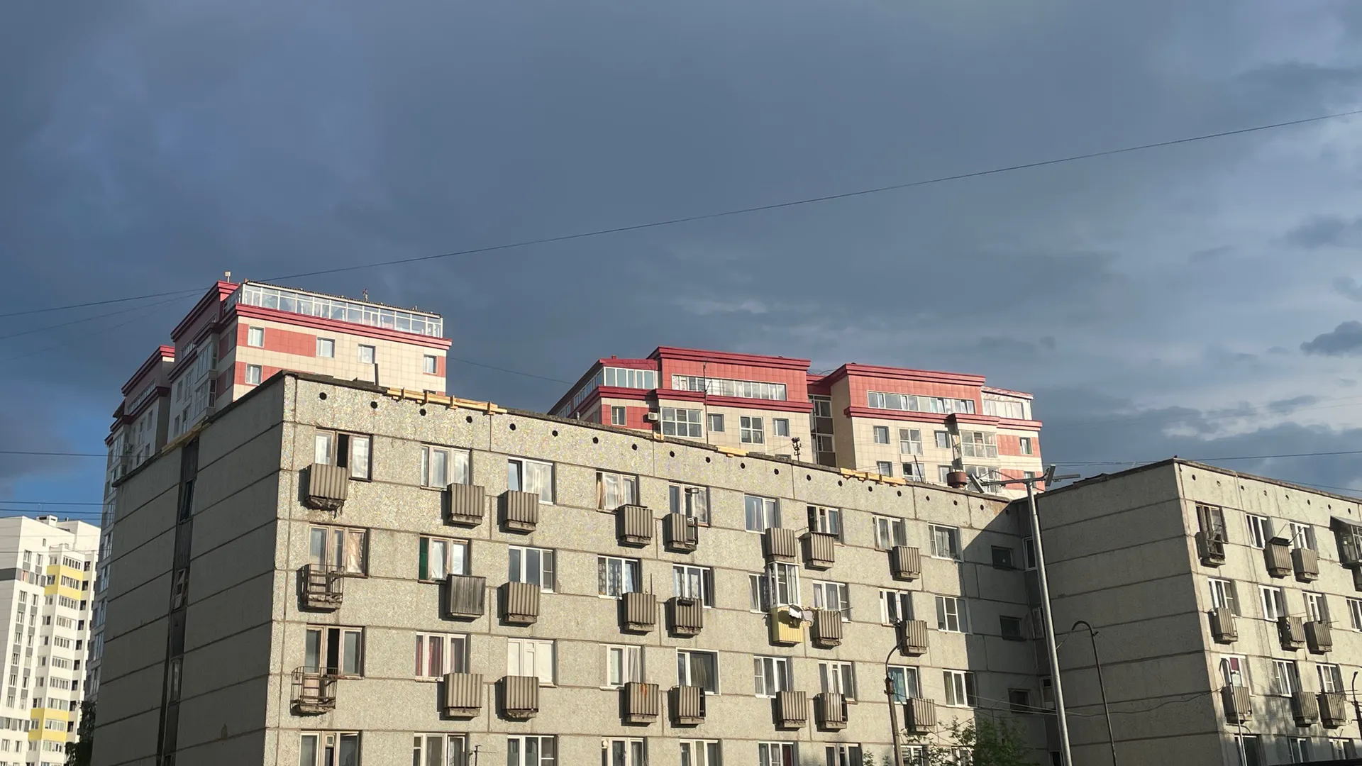 Жителей Воронежской области предупредили о грозах, граде и порывистом ветре до конца выходных
