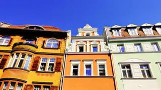 Шторы? Нет, не слышали: почему шведы испокон веков не завешивают окна, а крепят за ними маленькие зеркала - возьмите на заметку