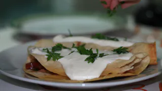 Уже привыкла готовить их каждый день: сытные и вкуснейшие лепешки делаются за считанные минут