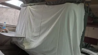 Выкупают купе в плацкарте и вешают занавеску: новый лайфхак от пассажиров