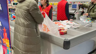 Да, это выгодно: продукты в "Красное&Белое", что намного выгоднее покупать именно здесь