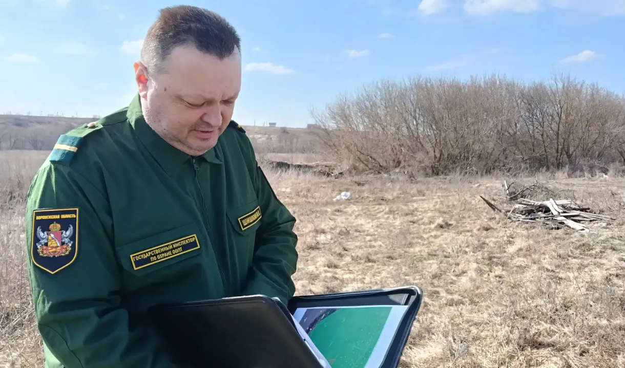 В Воронежской области в заказнике "Семилукский" нашли мусор и самовольное строительство