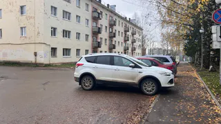 "Верховный суд вынес приговор парковкам в жилых дворах" - новые правила заставят уважать соседей