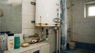 300 гр на 5 л воды - накипь и ржавчина отходят кусками: как почистить бойлер - лайфхак от мастера по ремонту