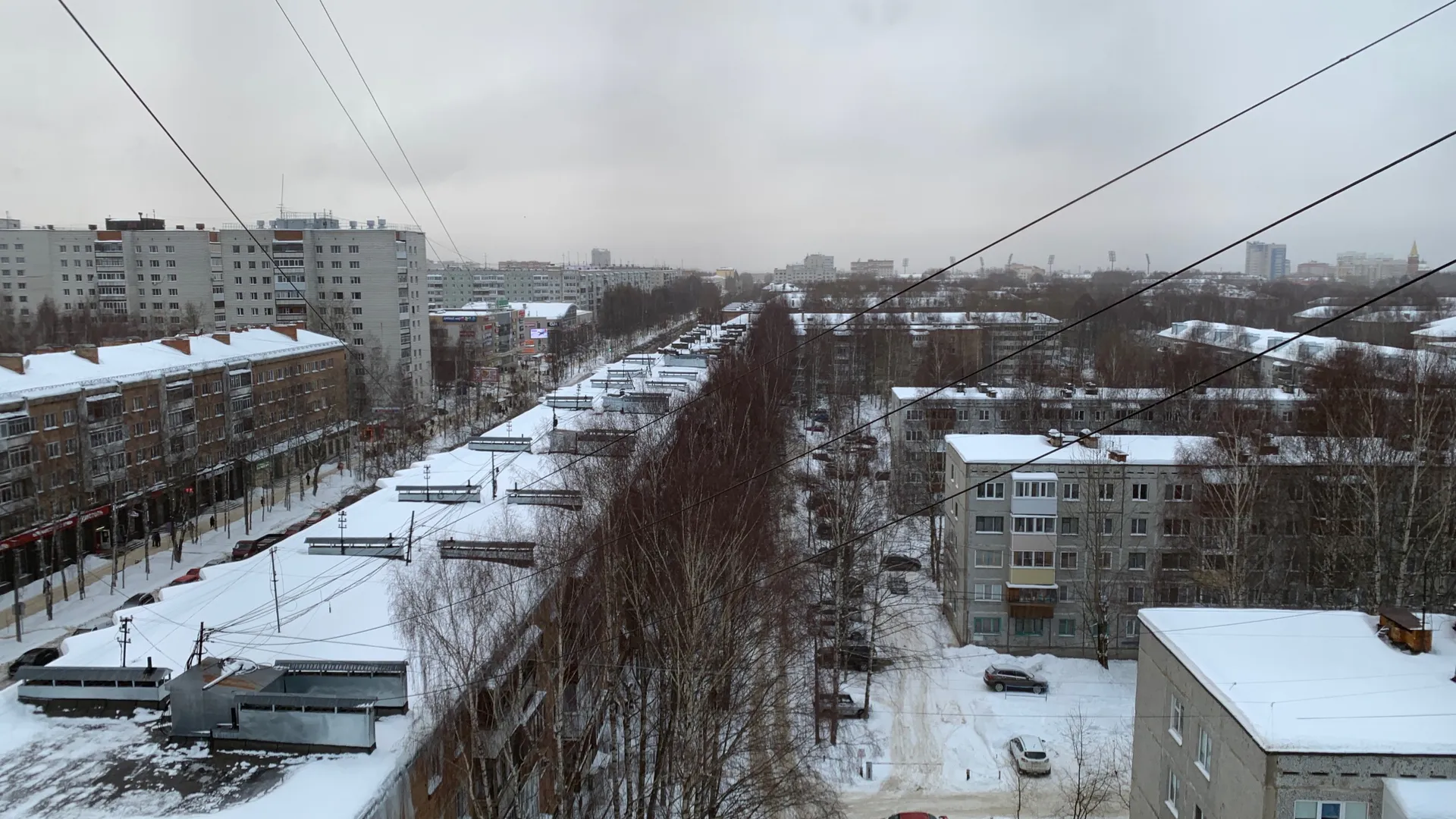 В Воронежской области спасатели предупредили об опасности схода снега и льда с крыш