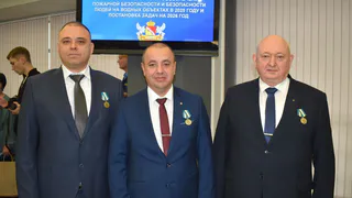 В Лисках троих жителей наградили медалями МЧС