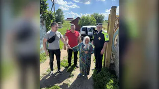 В Воронежской области полицейские и волонтёры "Лизы Алерт" спасли 78-летнюю пенсионерку, найденную в поле без сознания
