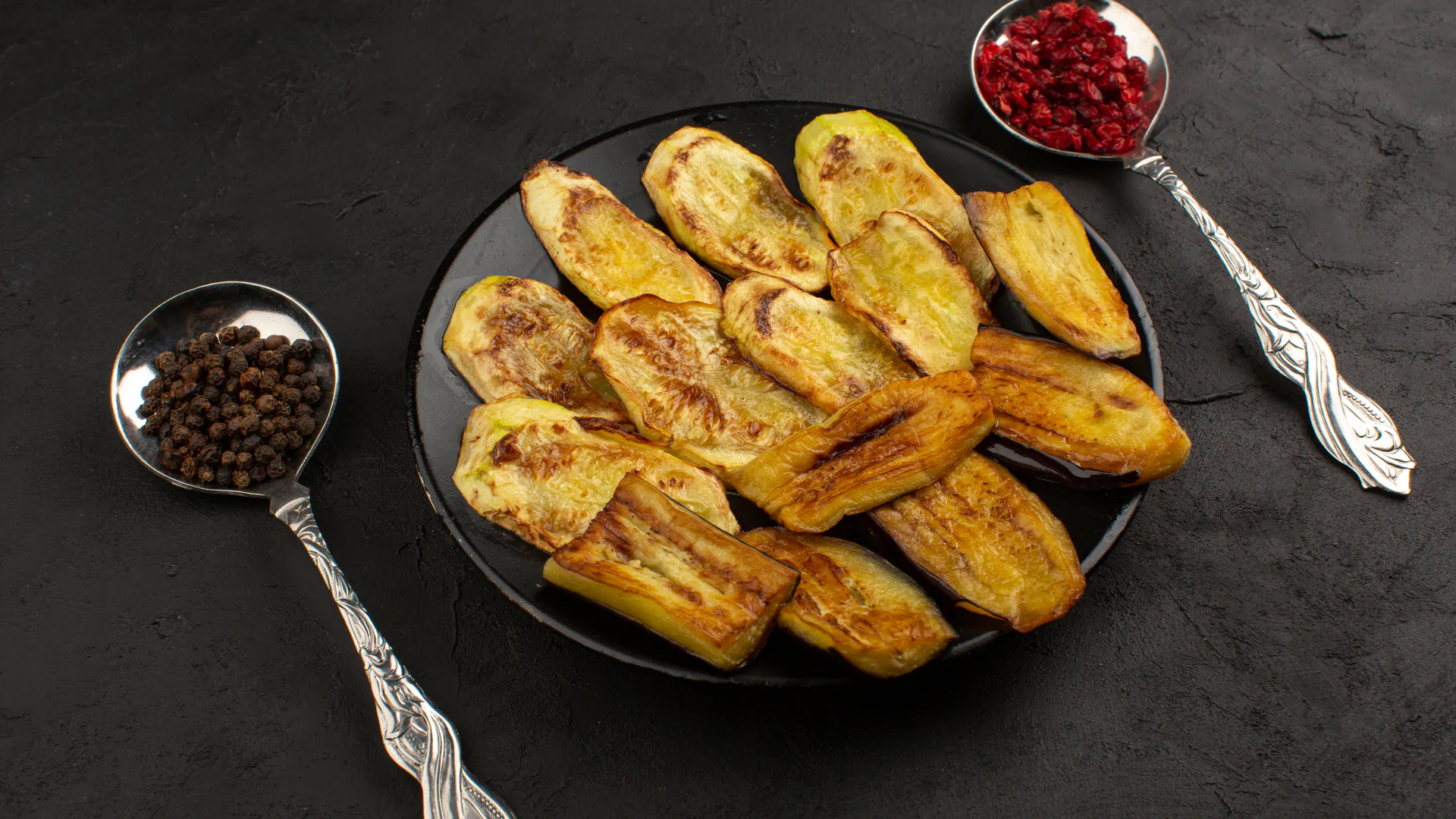 Вкуснейшие кабачки по-немецки с хрустящей корочкой: хит летнего сезона без масла