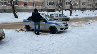 Что нужно делать, если инспектор ГАИ требует остановиться под запрещающим знаком