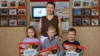 В Лисках и Россоши профсоюз железнодорожников сделал подарки будущим первоклассникам