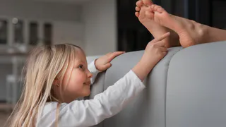 1 ложка на 3 литра воды и пятки будут бархатными как после салона: эффективный метод домашнего ухода за ногами