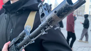 Во дворе Воронежа жители нашли подозрительное оружие