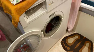 Стиралка больше не прыгает по ванной: делюсь одной хитростью - научил бывалый сантехник