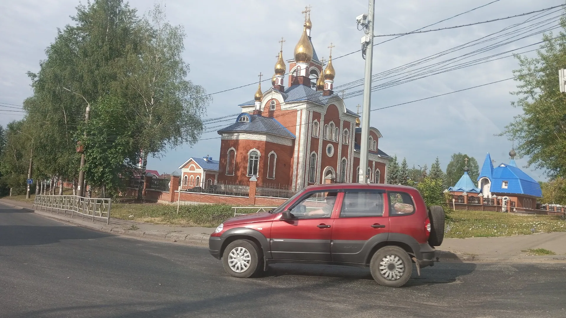 5 лет торговал на обочине за копейки, пока к столу не подъехал большой чёрный джип и дал один совет