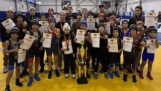 Команда "Медведь" из Лискинского района победила на двух турнирах по спортивной борьбе