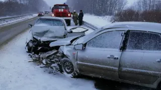 В Воронежской области утром произошла массовая авария с участием трех легковушек