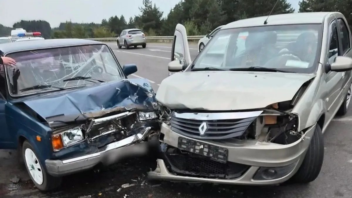 В Воронежской области в ДТП с двумя легковушками погибла пенсионерка