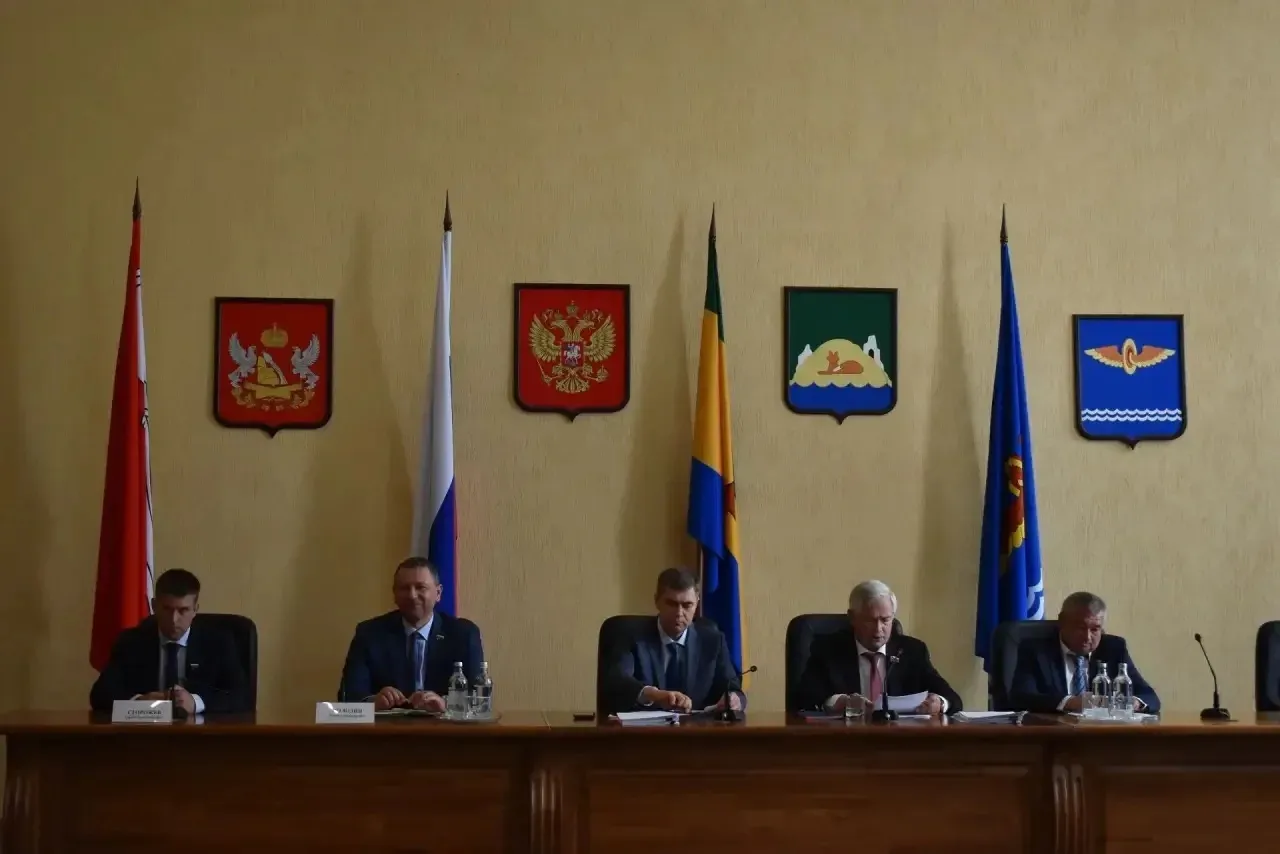 На пятой сессии Совета народных депутатов Лискинского района наградили глав поселений