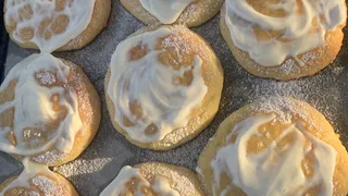 Взбиваем кефир с майонезом — и через 15 минут гора вкуснятины к чаю готова: домашние кушают, только за ушками трещит