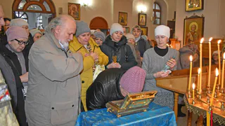 Лискинцы смогли поклониться прибывшему ковчегу с частицей Пояса Пресвятой Богородицы