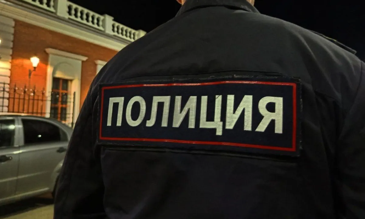 В Воронеже пенсионерку убедили обернуть 1,4 миллиона рублей в ткань и отдать курьеру