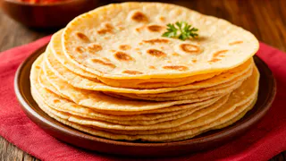 Уже привыкла готовить их каждый день: сытные и вкусные лепешки делаются за считанные минут
