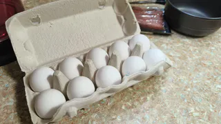 Соседи смеются, а я сгребаю яичные лотки пачками: 5 применений для дачи и дома — экономят деньги и место