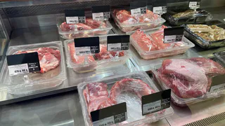 Что не так с мясом из "Светофора": почему оно такое дешевое и можно ли его покупать