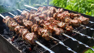 3 лучших маринада для шашлыка: Каждые майские праздники жарю мясо так - вкуснятина