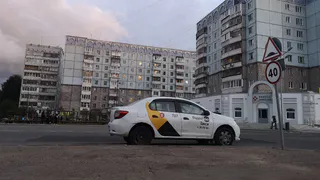 Яндекс Go проигнорировал скандал с агрессивным таксистом в Воронежской области: компания отказалась комментировать высадку пассажиров