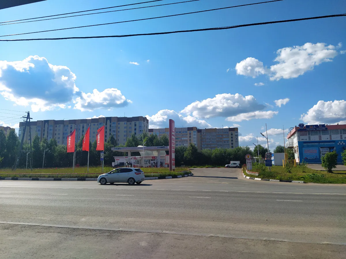 В Воронежской области к вечеру бензин остается лишь на 47 процентах АЗС, но власти держат ситуацию на контроле