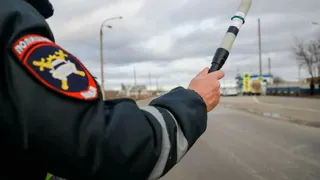 Подышите в трубочку: введены новые правила проверки водителей на опьянение
