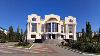 В Лисках территория у Дворца торжеств преобразится в современный сквер с арт-объектами, фотозонами и детской площадкой