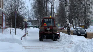 Из-за плохой уборки снега во дворах управляющей компании выдано представление прокуратуры