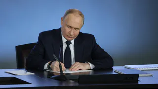 Путин наградил почетными грамотами и благодарностями шесть воронежских учителей