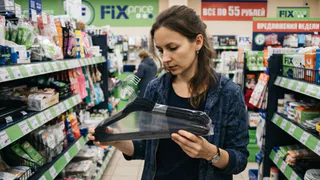 Думала, обычные вешалки из Fix Price — теперь скупаю пачками: одну увешиваю кольцами, вторую крючками — но не для одежды