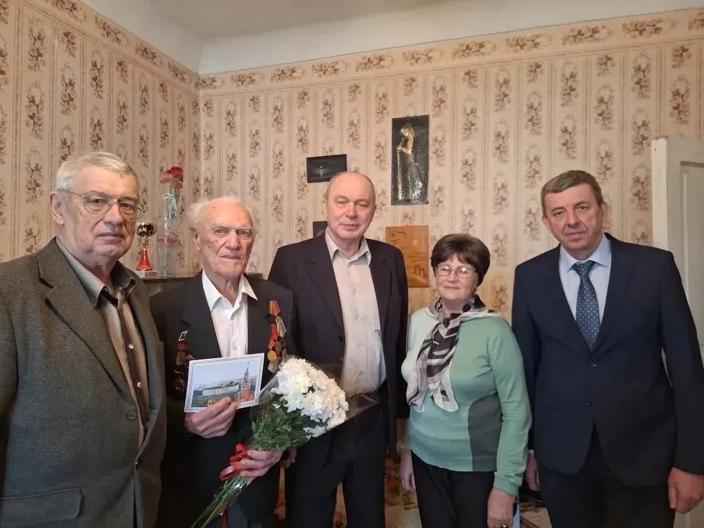 В Лисках 95-летие встретил бывший руководитель железнодорожного техникума