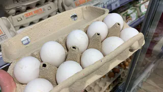 Лотки от яиц спускаю в погреб — и всю зиму горя не знаю: нужны не для хранения урожая — эффект дорогого стоит