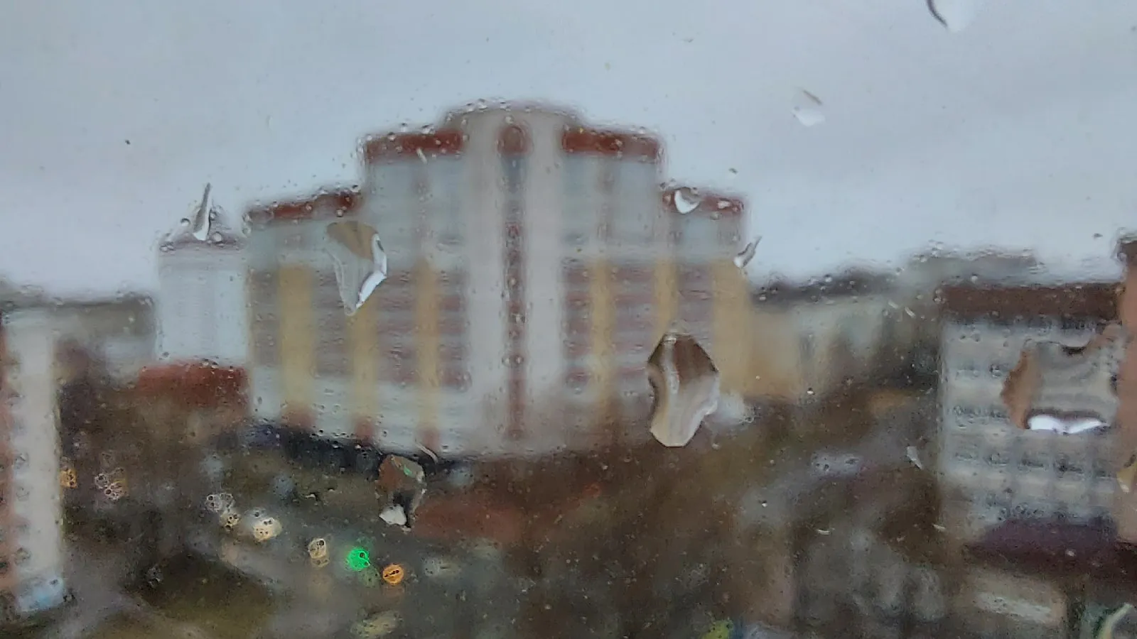 Воронежскую область 14 апреля накроют дожди с порывами ветра до 17 метров в секунду