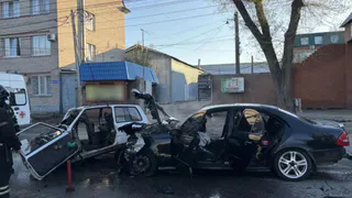 В Воронежской области 74-летний водитель "ВАЗа" погиб при лобовом столкновении с "Мерседесом"