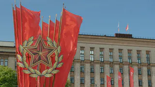 В Лисках к 9 Мая закупят праздничные растяжки и новую передвижную мастерскую