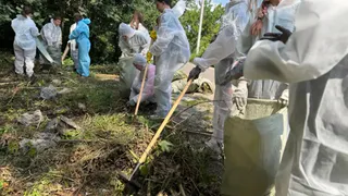 Школьники из СОШ №11 очистили километр берега Тормосовки в ходе лискинской эко-акции "Родные берега"