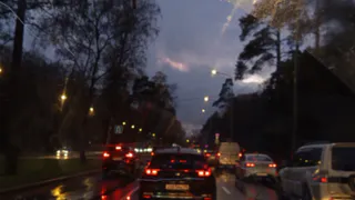 В Воронеже женщину чуть не переехала фура