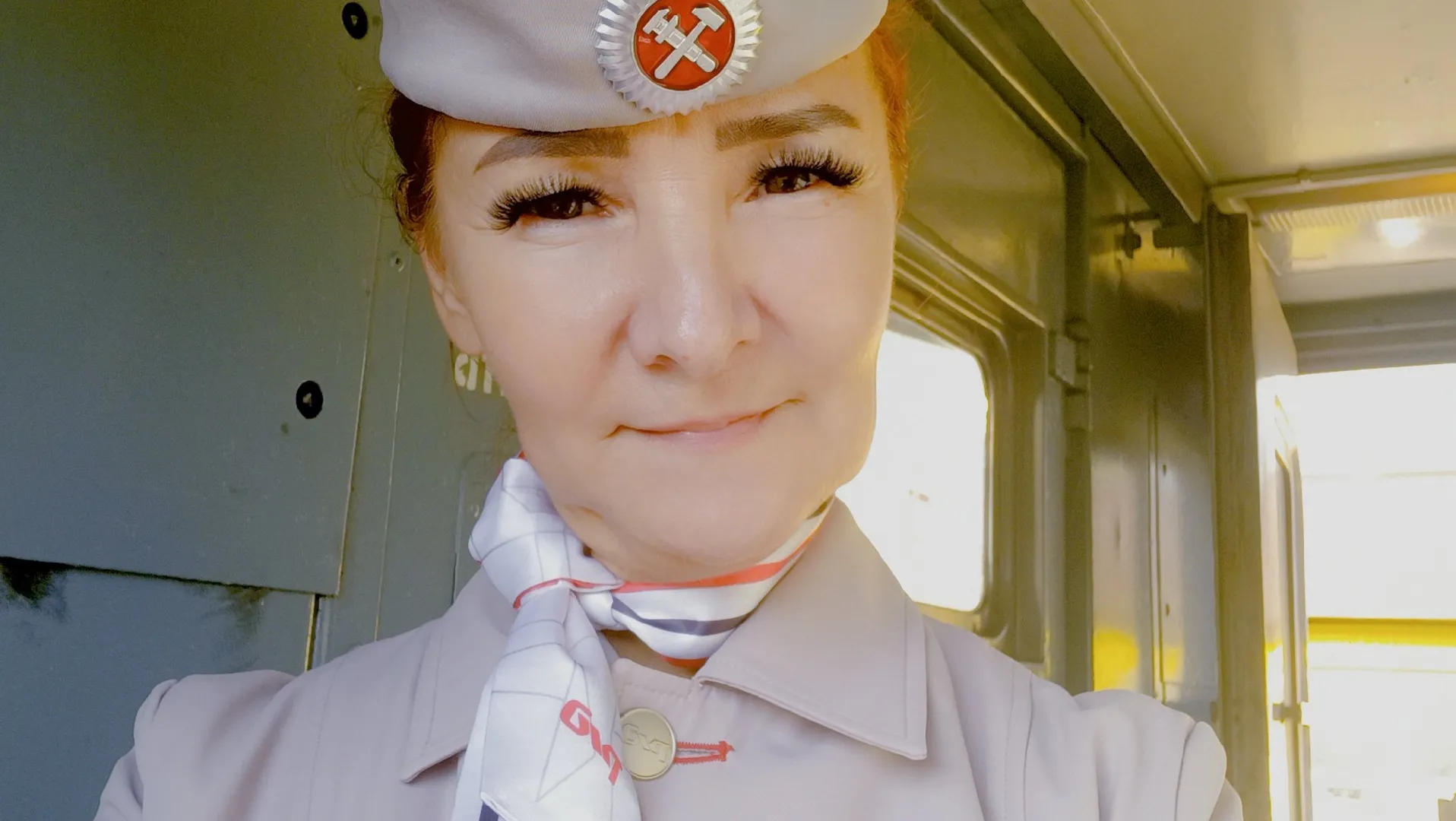 "Это мое место": что делать, если сосед злится и просит уступить нижнюю полку в поезде — проводник со стажем дал ответ как поступить