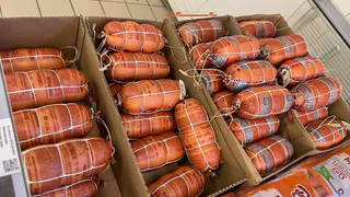 Не берите даже даром: Какую колбасу вредно есть