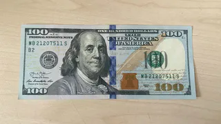 Воронежского полицейского арестовали за кражу 12 тысяч долларов при обыске