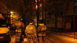 В Воронежской области ночной пожар в многоэтажке привёл к гибели мужчины и травмам у детей