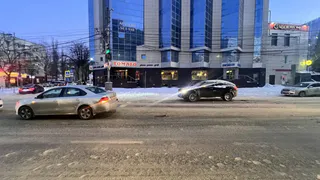 В Воронежской области премиум-иномарка сбила выходящего из автомобиля мужчину 